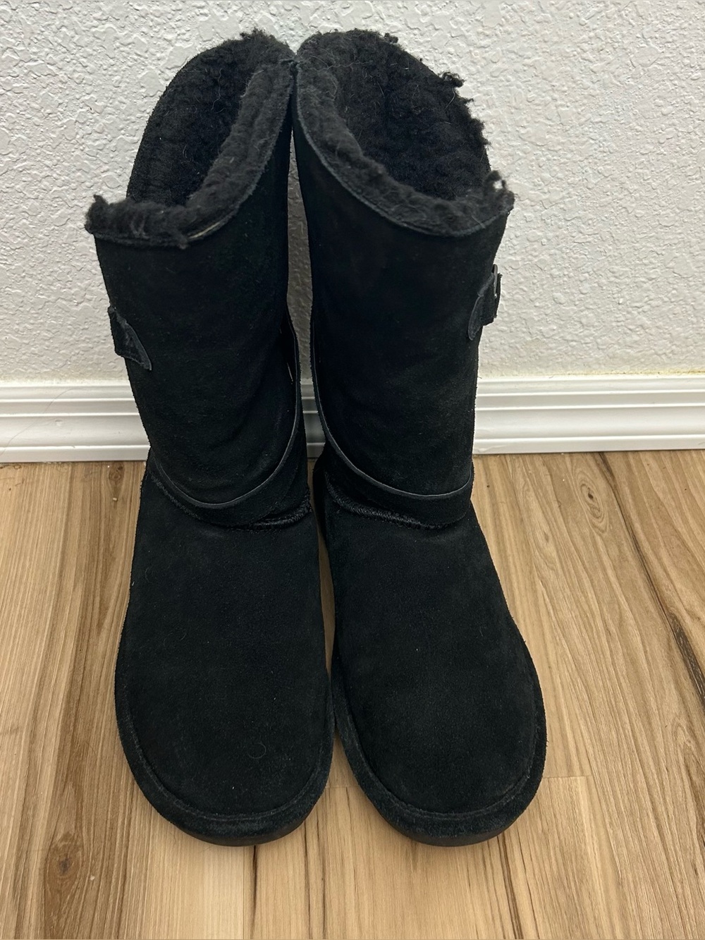 BearPaw Tatum Black Shearling Winter Boots Womens Size 8